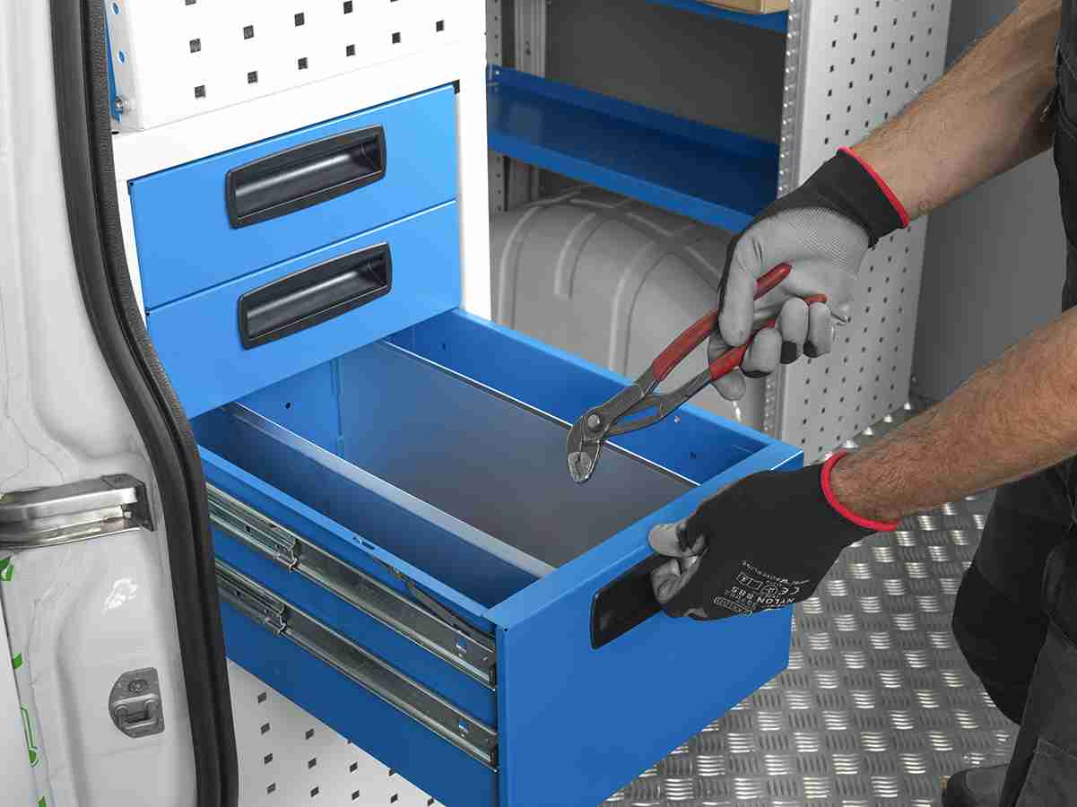 cassettiera ad estrazione laterale con accesso dal portellone laterale Syncro Brescia